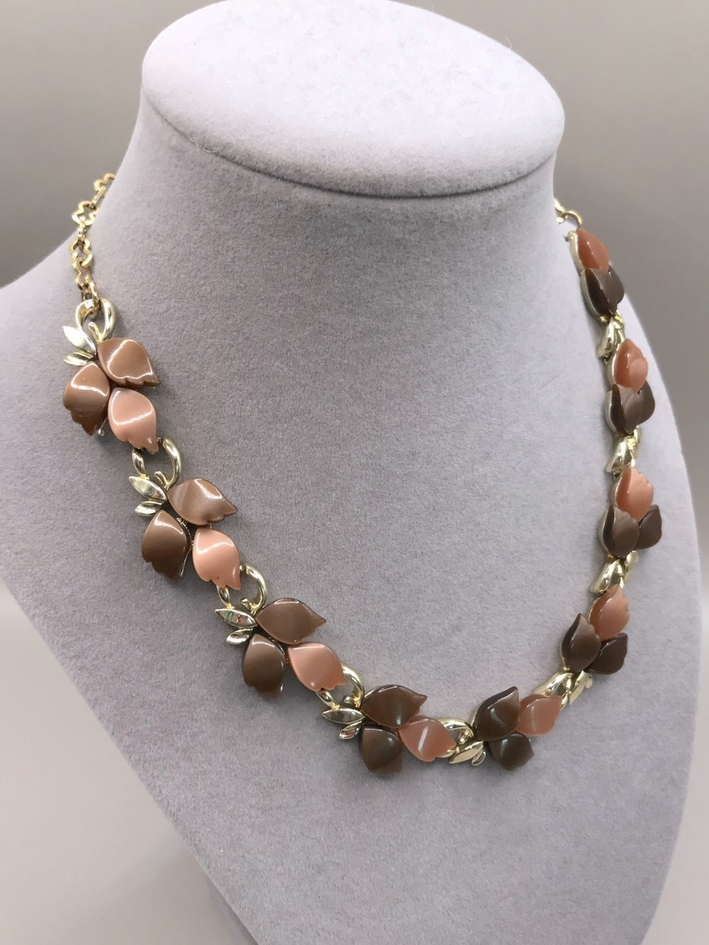 Vintage Thermoset Gold-Tone Autumn Colored Leaf Link Necklace